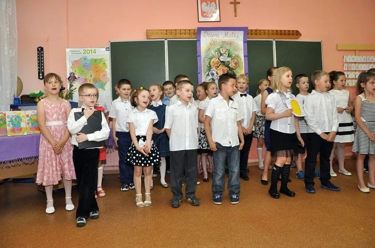 Dzień Matki u pierwszaków w SP 1 (zdjęcia)