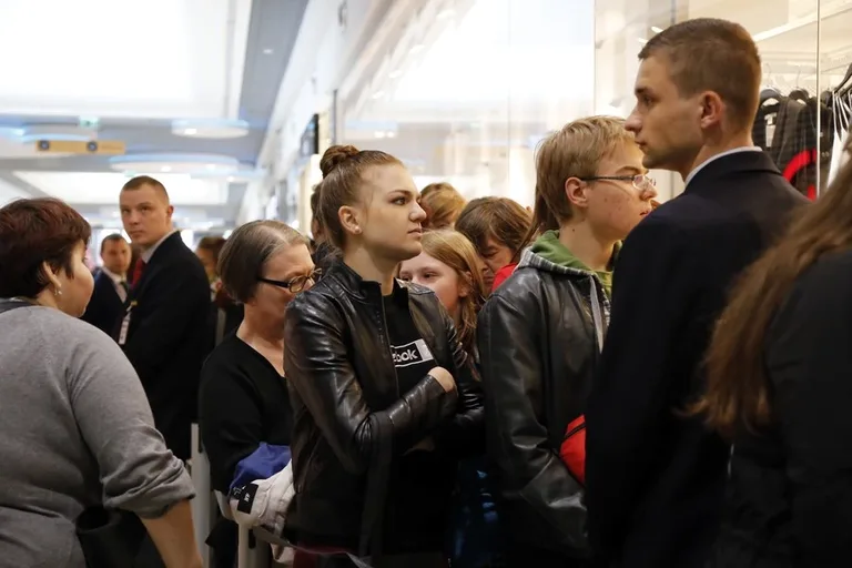 Taneczne otwarcie sklepu H&M (zdjęcia, wideo)
