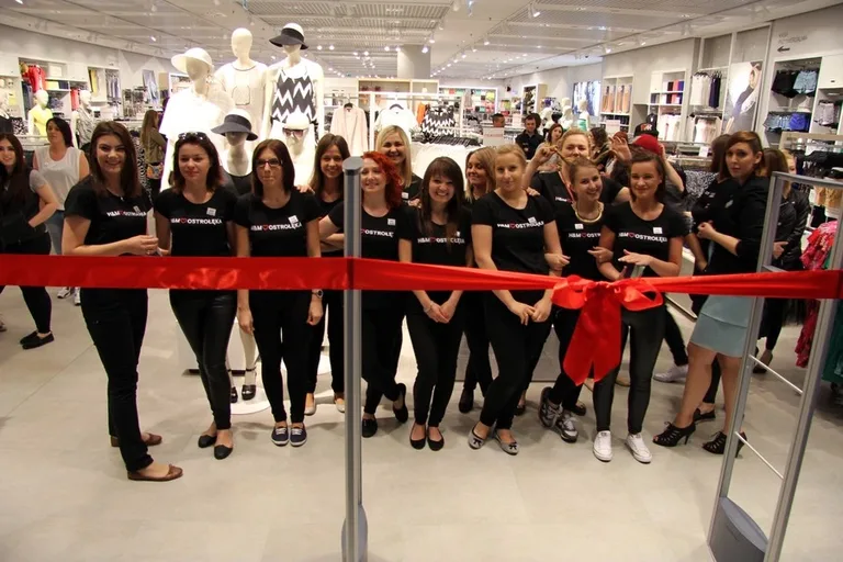 Taneczne otwarcie sklepu H&M (zdjęcia, wideo)