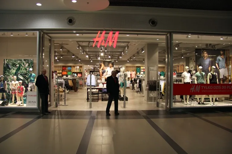 Pierwsi klienci Galerii Bursztynowej (zdjęcia, wideo)