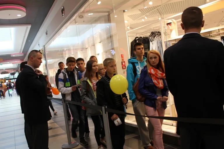 Taneczne otwarcie sklepu H&M (zdjęcia, wideo)
