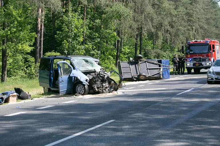 Poważny wypadek w Prosienicy - DK 8 (zdjęcia)