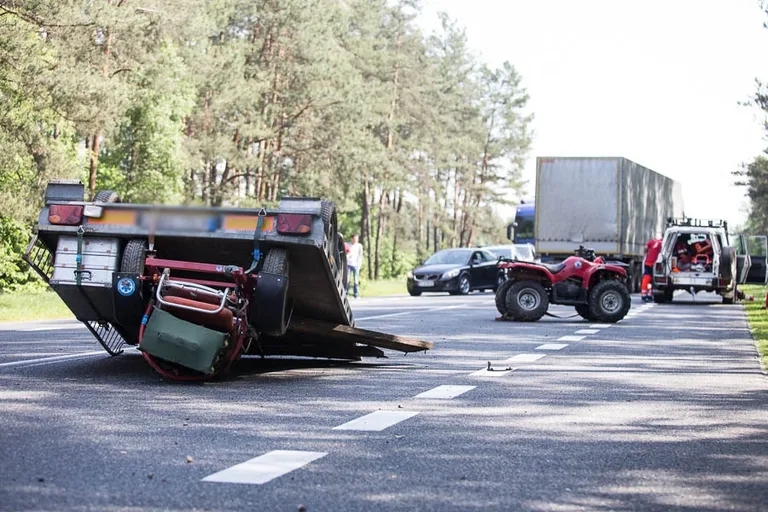 Poważny wypadek w Prosienicy - DK 8 (zdjęcia)