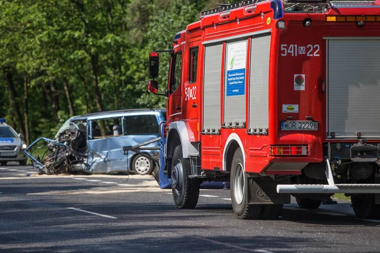 Poważny wypadek w Prosienicy - DK 8 (zdjęcia)