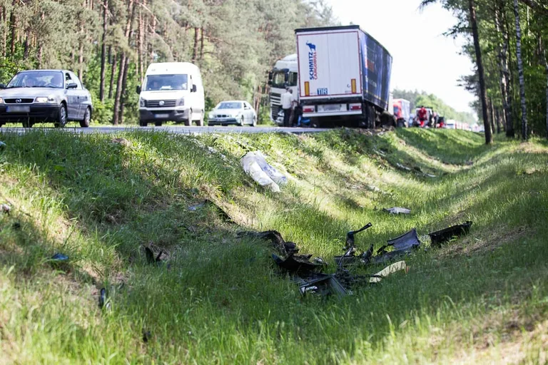 Poważny wypadek w Prosienicy - DK 8 (zdjęcia)