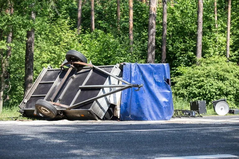 Poważny wypadek w Prosienicy - DK 8 (zdjęcia)