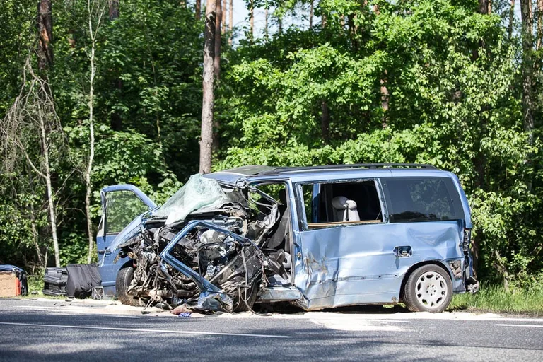 Poważny wypadek w Prosienicy - DK 8 (zdjęcia)