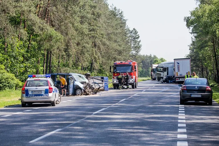 Poważny wypadek w Prosienicy - DK 8 (zdjęcia)