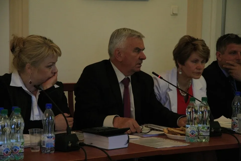 Absolutorium brak, ale może ruszy się coś z Carrefourem