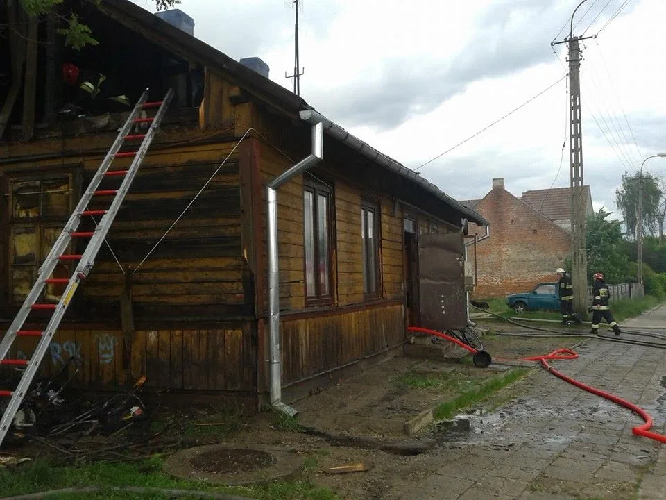 Budynek stanął w płomieniach - aktualizacja (zdjęcia, wideo)
