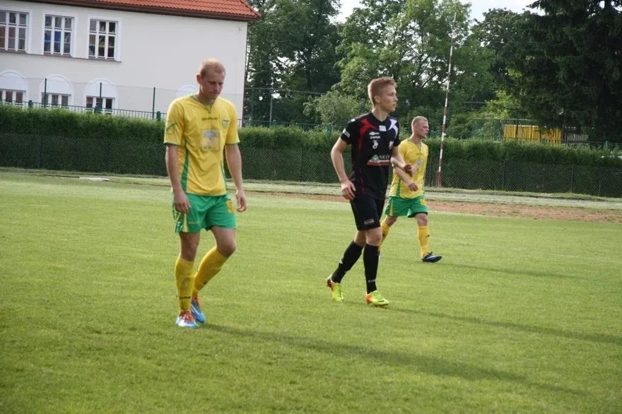 Niewykorzystany karny i remis z Polonią (zdjęcia, wideo)
