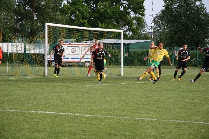 Niewykorzystany karny i remis z Polonią (zdjęcia, wideo)
