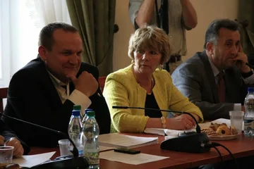 Absolutorium brak, ale może ruszy się coś z Carrefourem
