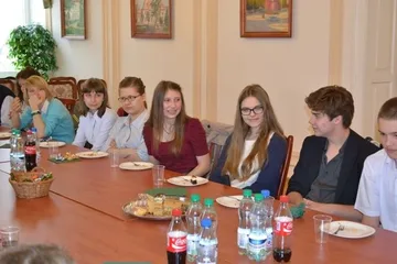 Młodzież z GP nr 1 w ratuszu (zdjęcia)