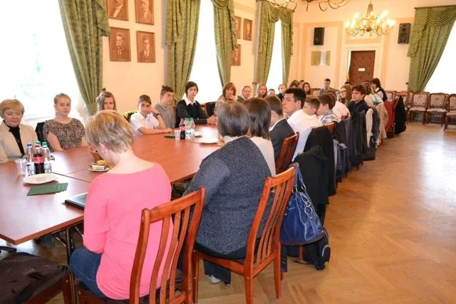 Młodzież z GP nr 1 w ratuszu (zdjęcia)