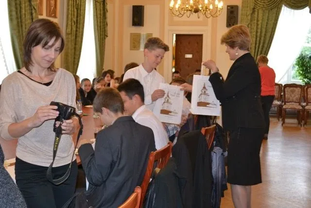 Młodzież z GP nr 1 w ratuszu (zdjęcia)