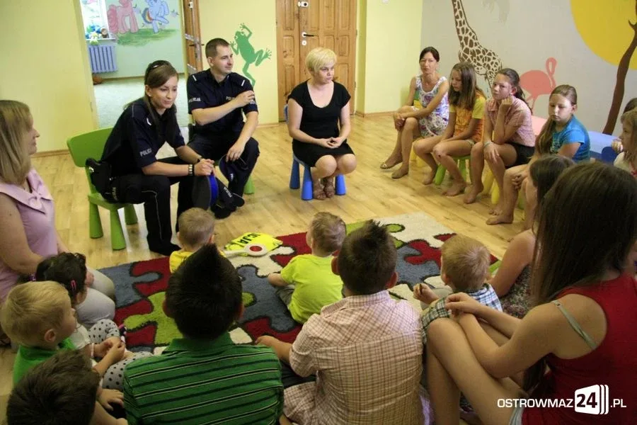 Policjanci w Kąciku Amelka (zdjęcia)