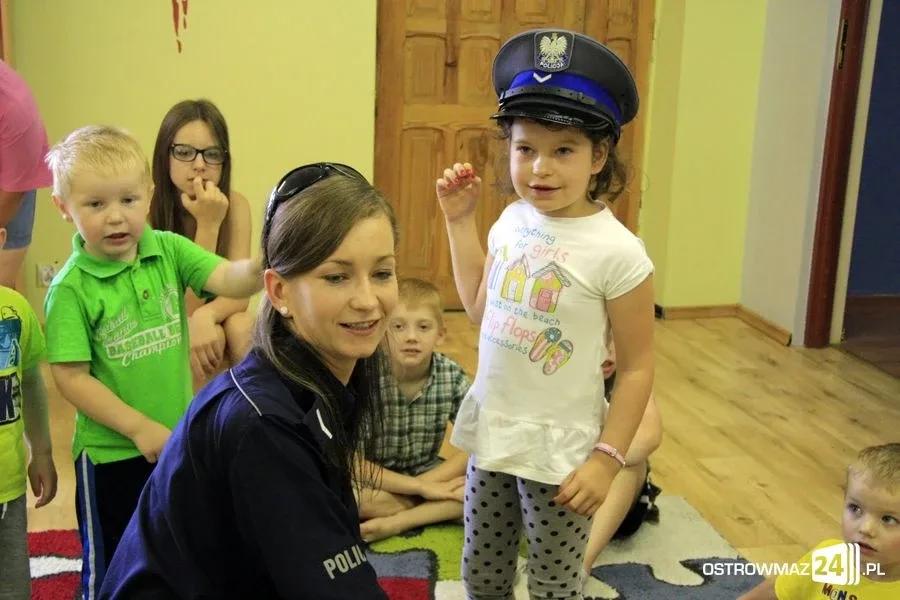 Policjanci w Kąciku Amelka (zdjęcia)