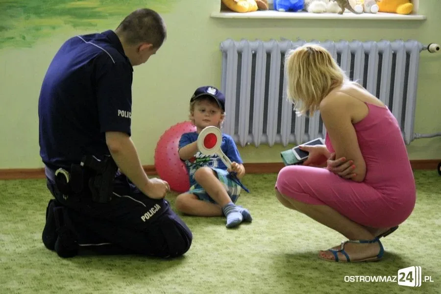 Policjanci w Kąciku Amelka (zdjęcia)