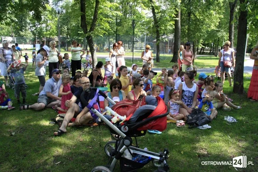 Cyrkowi artyści w Ogródku Jordanowskim (zdjęcia)