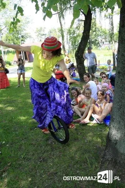Cyrkowi artyści w Ogródku Jordanowskim (zdjęcia)