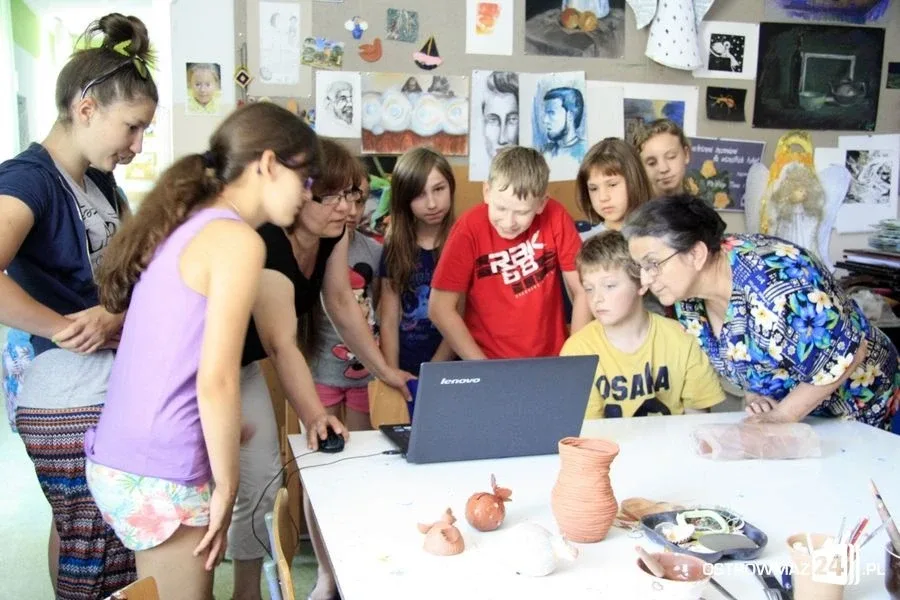 Młodzież rozpoczęła pracę z gliną (zdjęcia)