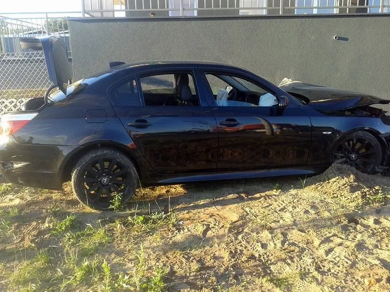 Wypadek przy ul. Trębickiego. Trzy osoby ranne (zdjęcia)