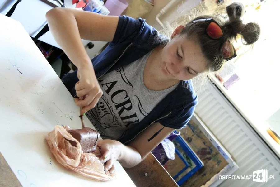 Młodzież rozpoczęła pracę z gliną (zdjęcia)