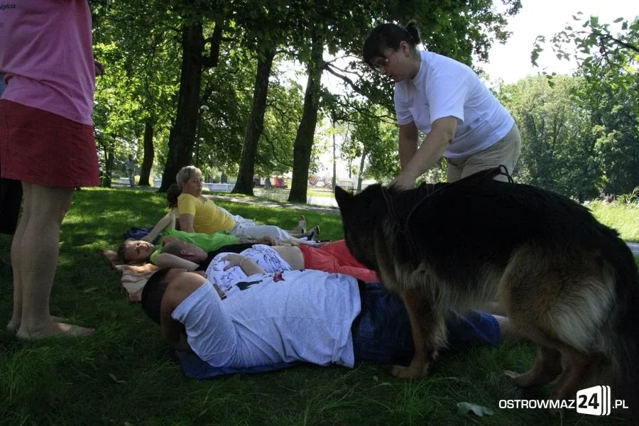 Dogoterapia nad stawem (zdjęcia)