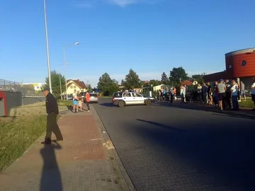 Wypadek przy ul. Trębickiego. Trzy osoby ranne (zdjęcia)