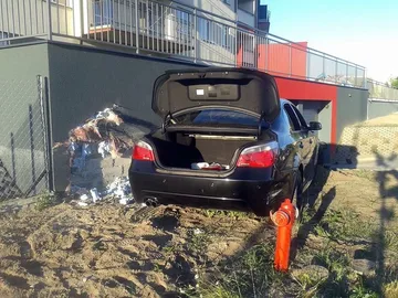 Wypadek przy ul. Trębickiego. Trzy osoby ranne (zdjęcia)