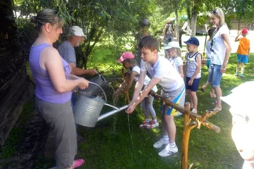 Dzieci na wycieczce w Glinie (zdjęcia)
