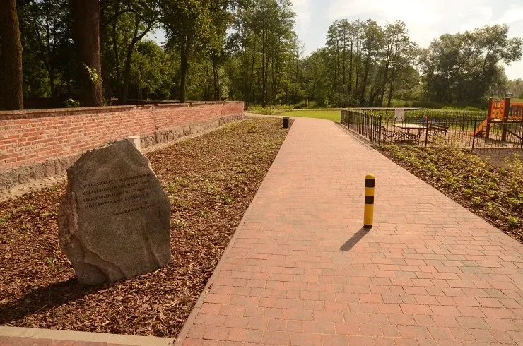 Nowy wygląd skweru przy kościele (zdjęcia)