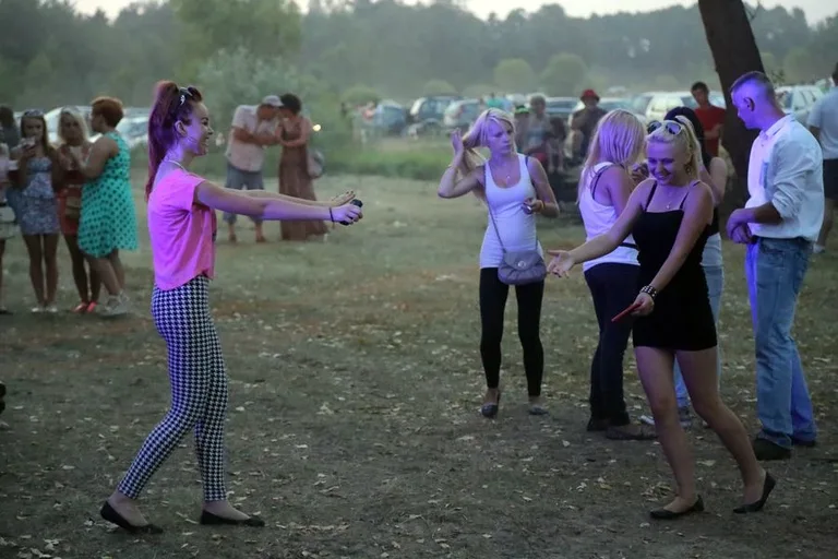 Noc z gwiazdami w Szarłacie (zdjęcia, wideo)