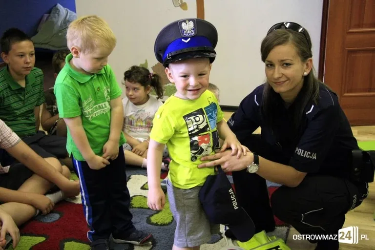 Policjanci w Kąciku Amelka (zdjęcia)