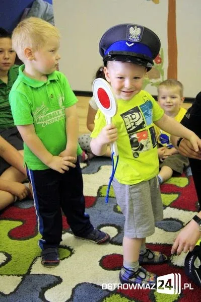 Policjanci w Kąciku Amelka (zdjęcia)