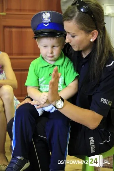 Policjanci w Kąciku Amelka (zdjęcia)