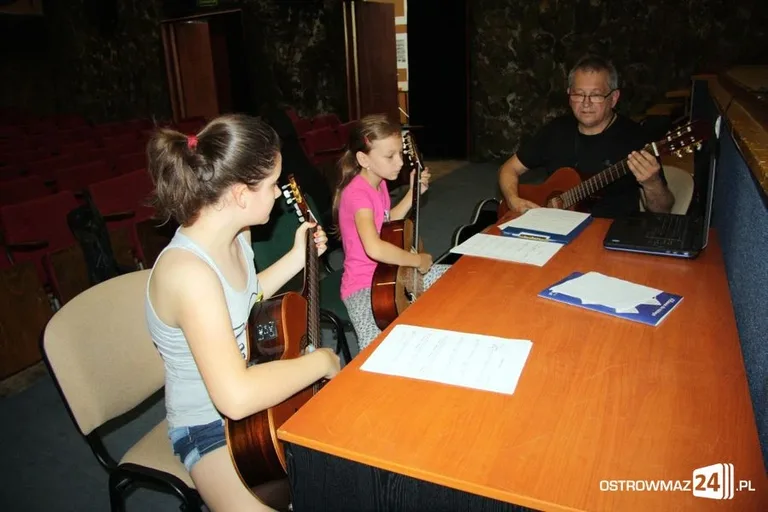 Młodzi gitarzyści na warsztatach w MDK (zdjęcia)