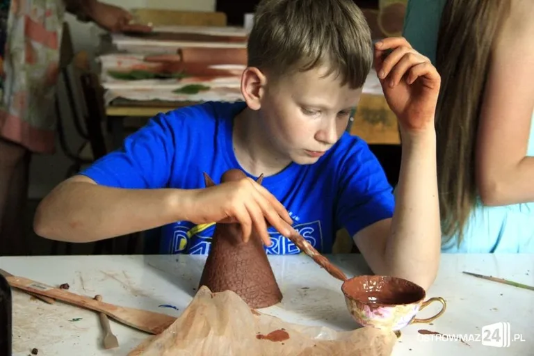 Drugi dzień warsztatów ceramicznych dla młodzieży