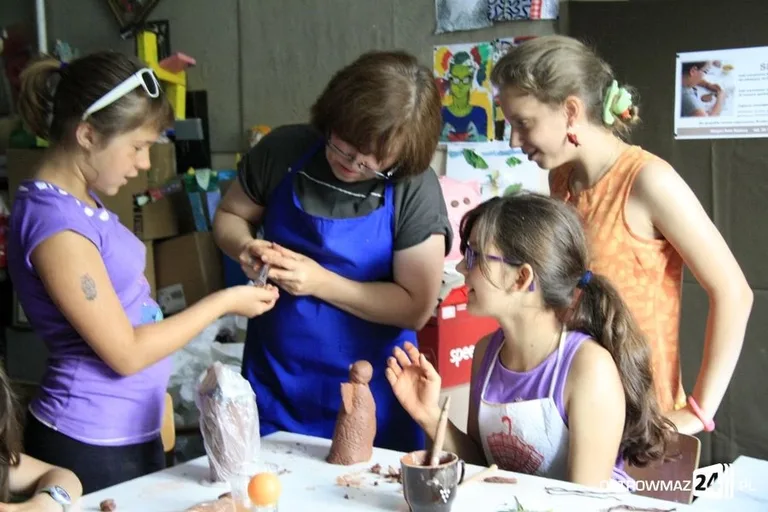 Drugi dzień warsztatów ceramicznych dla młodzieży