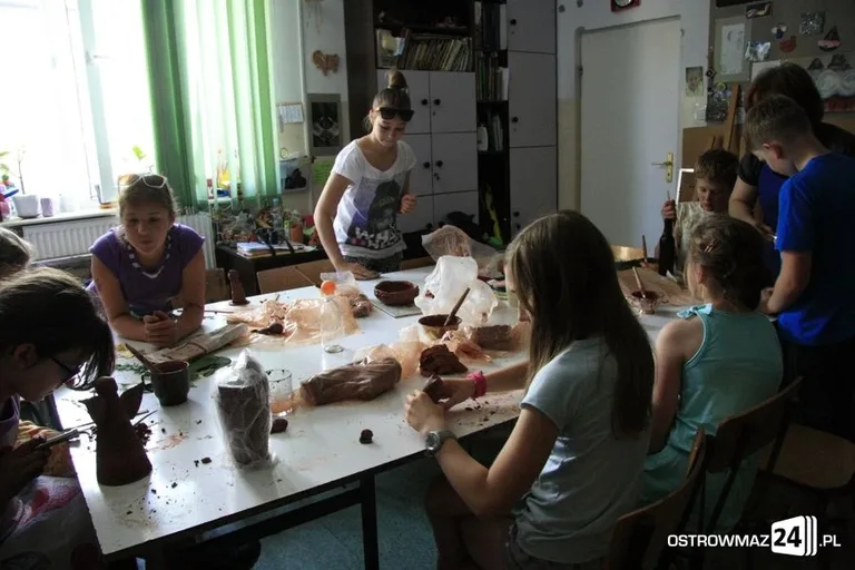 Drugi dzień warsztatów ceramicznych dla młodzieży