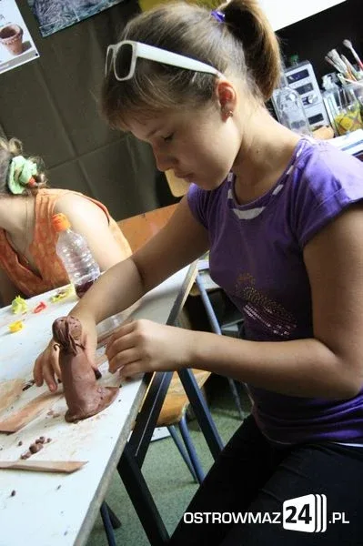 Drugi dzień warsztatów ceramicznych dla młodzieży