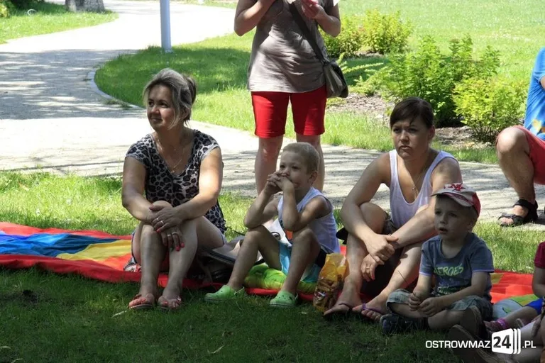 Cyrkowi artyści w Ogródku Jordanowskim (zdjęcia)