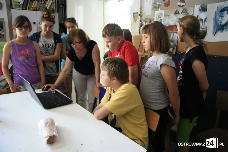 Młodzież rozpoczęła pracę z gliną (zdjęcia)