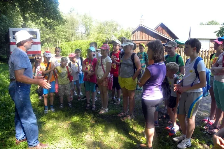 Dzieci na wycieczce w Glinie (zdjęcia)
