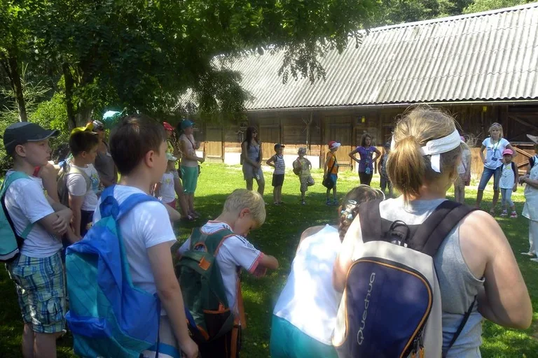 Dzieci na wycieczce w Glinie (zdjęcia)
