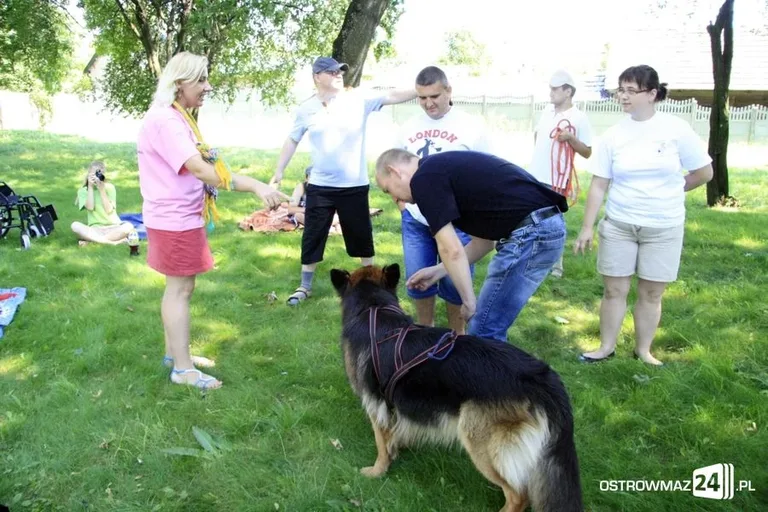 Dogoterapia nad stawem (zdjęcia)
