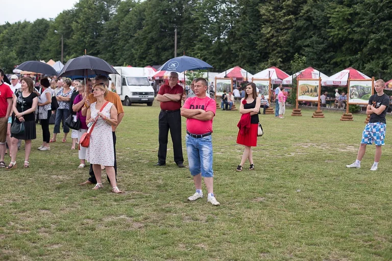 Zobacz zdjęcia i wideo z dni Broku