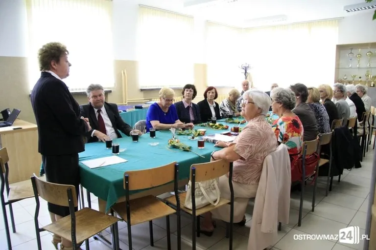 Maturzyści z Ekonomika sprzed 50-ciu lat (zdjęcia)