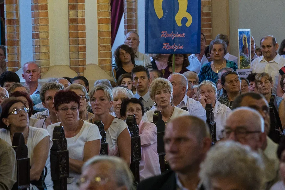 Uroczyste poświęcenie witraży w Zuzeli (zdjęcia)
